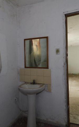 Casa à venda com 250m², 2 quartos e 2 vagasCasa 3 - Banheiro