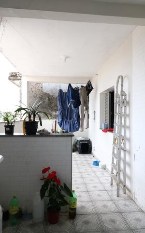 Casa à venda com 250m², 2 quartos e 2 vagasCasa 1 - Área de Serviço
