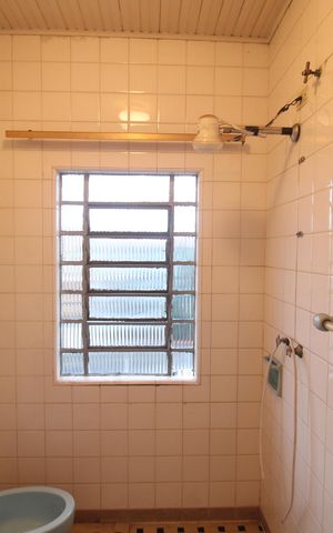 Casa à venda com 265m², 8 quartos e 5 vagasCasa 2 - Banheiro