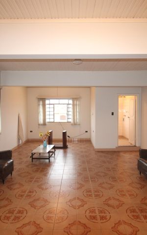 Casa à venda com 265m², 8 quartos e 5 vagasCasa 2 - Sala