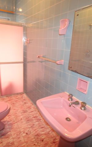 Casa à venda com 265m², 8 quartos e 5 vagasCasa 1 - Banheiro