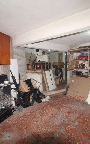 Casa à venda com 265m², 8 quartos e 5 vagasCasa 2 - Garagem