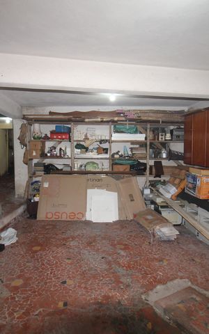 Casa à venda com 265m², 8 quartos e 5 vagasCasa 2 - Garagem