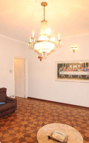 Casa à venda com 265m², 8 quartos e 5 vagasCasa 1 - Sala