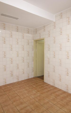 Casa à venda com 265m², 8 quartos e 5 vagasCasa 2 - Cozinha
