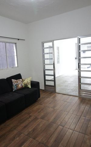 Casa à venda com 170m², 2 quartos e 1 vagaSala