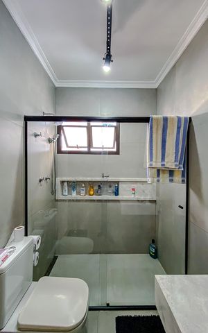 Apartamento à venda com 368m², 6 quartos e 4 vagasBanheiro da Suíte 1