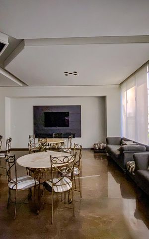 Apartamento à venda com 368m², 6 quartos e 4 vagasÁrea comum - Salão de festas