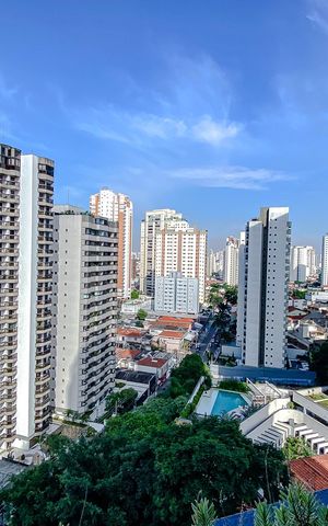 Apartamento à venda com 368m², 6 quartos e 4 vagasVista da Suíte 2