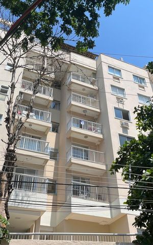 Apartamento à venda com 69m², 2 quartos e sem vaga Apartamento à venda com 69m², 2 quartos e sem vagaFachada do bloco e Plaquinha