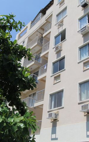 Apartamento à venda com 69m², 2 quartos e sem vagaFachada do bloco
