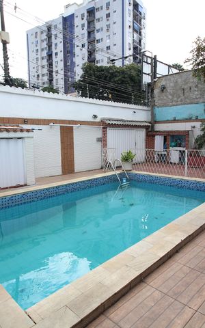 Casa à venda com 260m², 5 quartos e 3 vagasPiscina