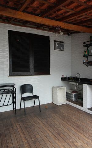 Casa à venda com 260m², 5 quartos e 3 vagasChurrasqueira