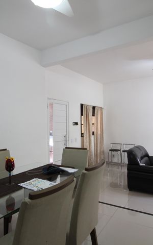 Casa à venda com 260m², 5 quartos e 3 vagasSala