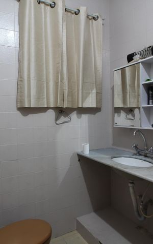 Casa à venda com 260m², 5 quartos e 3 vagasBanheiro Social