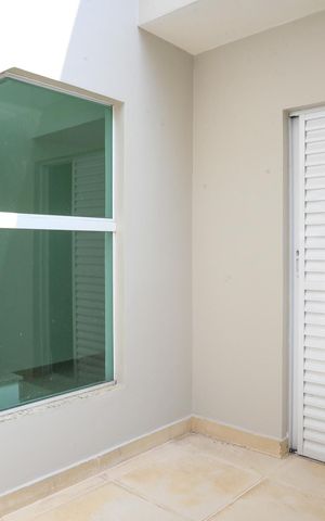 Casa à venda com 220m², 3 quartos e 4 vagas Casa à venda com 220m², 3 quartos e 4 vagasVaranda Quarto 1 - Suite