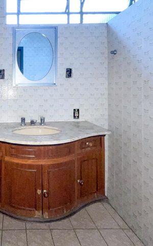 Casa para alugar com 360m², 3 quartos e 3 vagasBanheiro 1