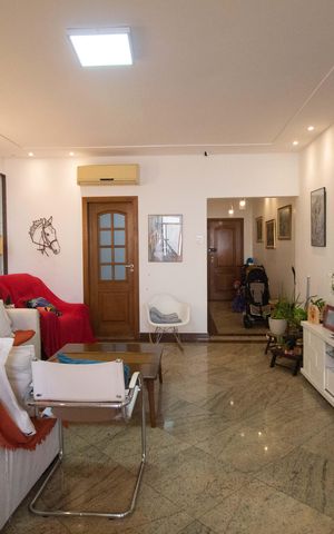 Apartamento para alugar com 140m², 3 quartos e sem vaga Apartamento para alugar com 140m², 3 quartos e sem vagaSala