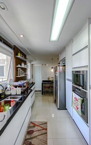 Apartamento à venda com 134m², 3 quartos e 2 vagasCozinha