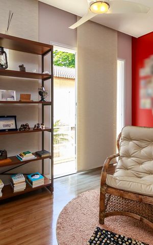 Casa de condomínio à venda com 447m², 4 quartos e 5 vagas Casa de condomínio à venda com 447m², 4 quartos e 5 vagasSala Privativa