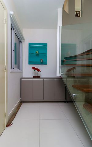 Casa de condomínio à venda com 447m², 4 quartos e 5 vagas Casa de condomínio à venda com 447m², 4 quartos e 5 vagasAcesso Garagem