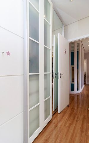 Casa de condomínio à venda com 447m², 4 quartos e 5 vagas Casa de condomínio à venda com 447m², 4 quartos e 5 vagasSuíte 3