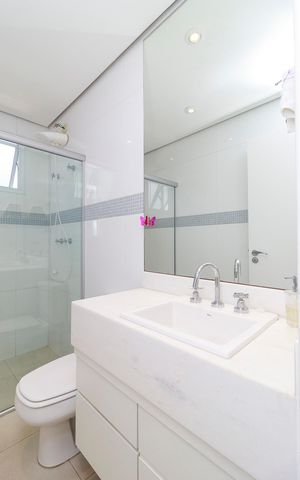 Casa de condomínio à venda com 447m², 4 quartos e 5 vagas Casa de condomínio à venda com 447m², 4 quartos e 5 vagasSuíte 2 - Banheiro