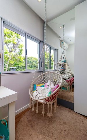 Casa de condomínio à venda com 447m², 4 quartos e 5 vagas Casa de condomínio à venda com 447m², 4 quartos e 5 vagasSuíte 4