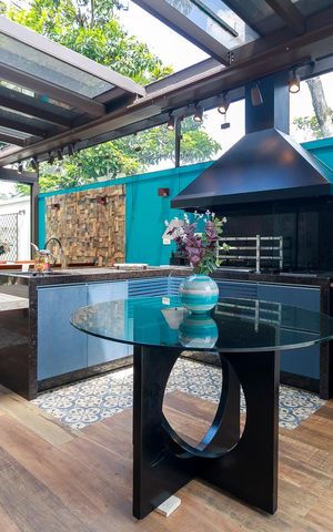 Casa de condomínio à venda com 447m², 4 quartos e 5 vagas Casa de condomínio à venda com 447m², 4 quartos e 5 vagasEspaço Gourmet