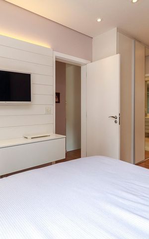 Casa de condomínio à venda com 447m², 4 quartos e 5 vagas Casa de condomínio à venda com 447m², 4 quartos e 5 vagasSuíte Principal