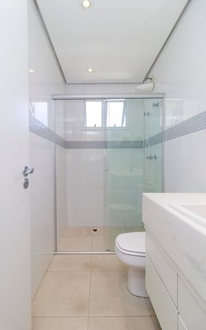 Casa de condomínio à venda com 447m², 4 quartos e 5 vagas Casa de condomínio à venda com 447m², 4 quartos e 5 vagasSuíte 2 - Banheiro