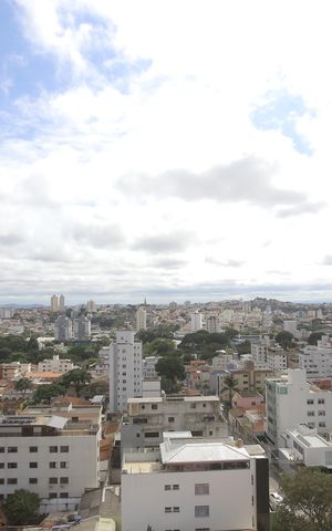 Apartamento à venda com 300m², 4 quartos e 4 vagasCobertura