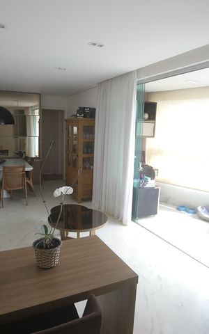 Apartamento à venda com 300m², 4 quartos e 4 vagasSala