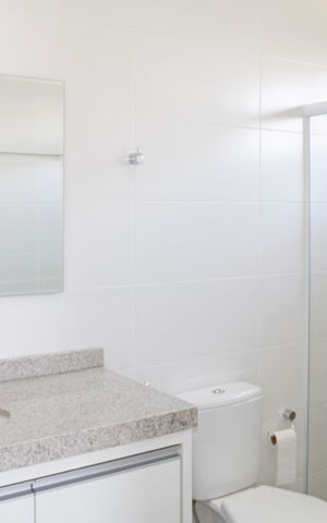 Casa de condomínio para alugar com 469m², 4 quartos e 8 vagasBanheiro