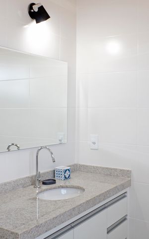 Casa de condomínio para alugar com 469m², 4 quartos e 8 vagasBanheiro