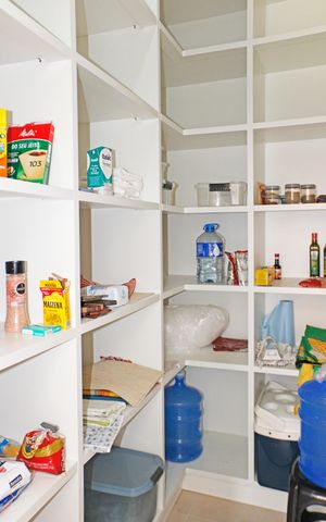 Casa de condomínio para alugar com 469m², 4 quartos e 8 vagasDespensa