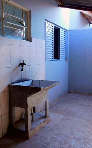 Casa para alugar com 80m², 2 quartos e 1 vagaÁrea de Serviço
