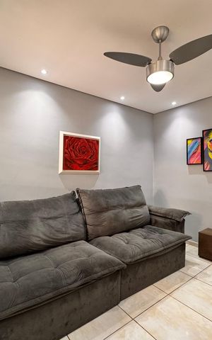 Casa à venda com 124m², 2 quartos e 3 vagas Casa à venda com 124m², 2 quartos e 3 vagasSala
