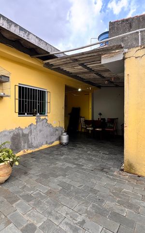Casa à venda com 124m², 2 quartos e 3 vagas Casa à venda com 124m², 2 quartos e 3 vagasQuintal