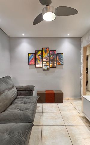 Casa à venda com 124m², 2 quartos e 3 vagas Casa à venda com 124m², 2 quartos e 3 vagasSala