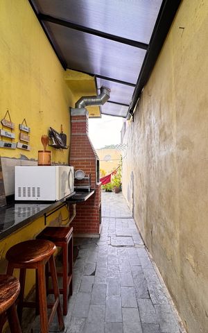 Casa à venda com 124m², 2 quartos e 3 vagas Casa à venda com 124m², 2 quartos e 3 vagasQuintal com churrasqueira