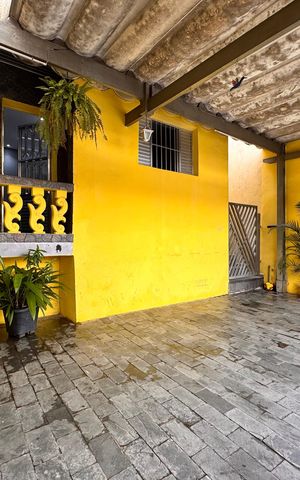 Casa à venda com 124m², 2 quartos e 3 vagas Casa à venda com 124m², 2 quartos e 3 vagasGaragem
