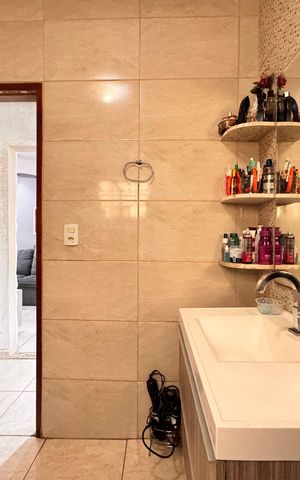 Casa à venda com 124m², 2 quartos e 3 vagas Casa à venda com 124m², 2 quartos e 3 vagasBanheiro