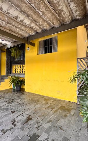Casa à venda com 124m², 2 quartos e 3 vagas Casa à venda com 124m², 2 quartos e 3 vagasGaragem