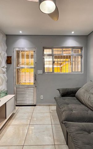 Casa à venda com 124m², 2 quartos e 3 vagas Casa à venda com 124m², 2 quartos e 3 vagasSala