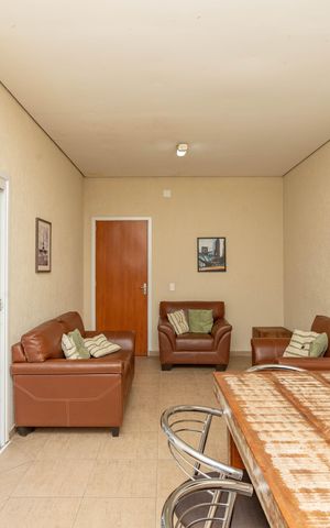Casa de condomínio à venda com 215m², 3 quartos e 2 vagas Casa de condomínio à venda com 215m², 3 quartos e 2 vagasÁrea comum - Salão de festas