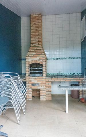Casa de condomínio à venda com 215m², 3 quartos e 2 vagas Casa de condomínio à venda com 215m², 3 quartos e 2 vagasÁrea comum - Churrasqueira