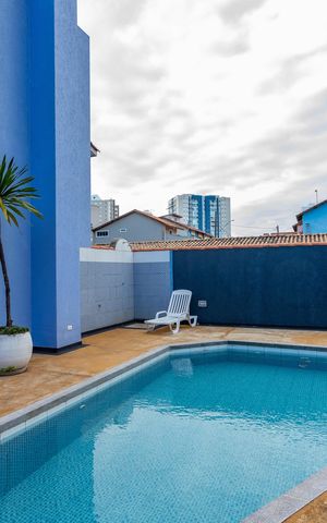 Casa de condomínio à venda com 215m², 3 quartos e 2 vagas Casa de condomínio à venda com 215m², 3 quartos e 2 vagasÁrea comum - Piscina