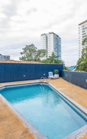 Casa de condomínio à venda com 215m², 3 quartos e 2 vagas Casa de condomínio à venda com 215m², 3 quartos e 2 vagasÁrea comum - Piscina