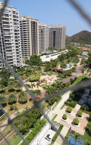 Apartamento à venda com 80m², 2 quartos e 1 vagaSala - Varanda - Vista